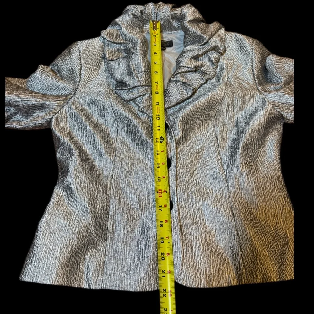 Adrianna Papell Evening Essentials Silver Metallic Ruffle Evening Jacket 10P - Picture 6 of 9